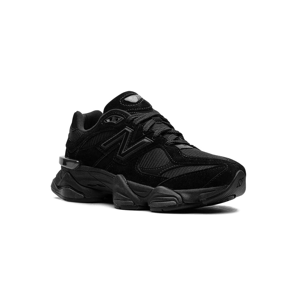 9060 Triple Black